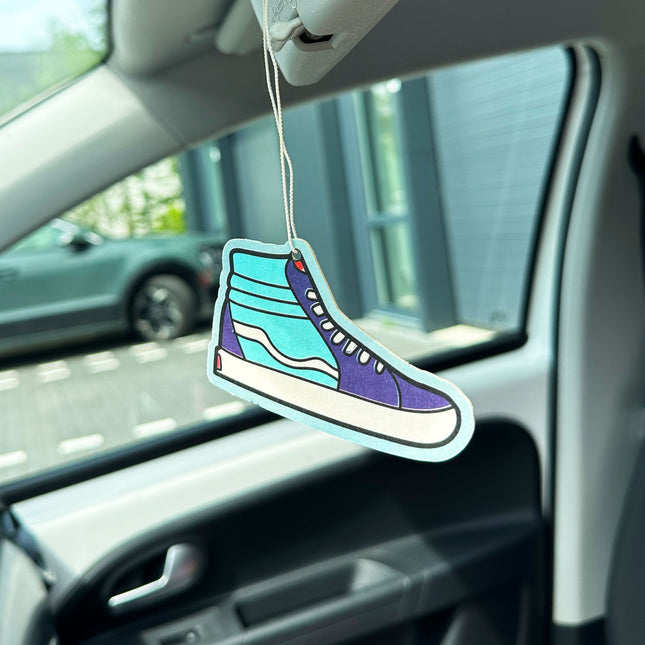 SNEAKER